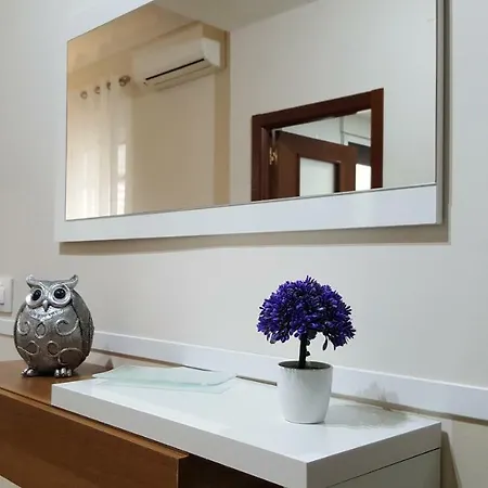 Eduardo Lucena 5, Flamenco Appartement *